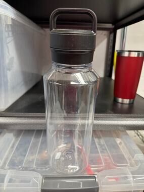 Yeti / Clear Tumbler / NWOT